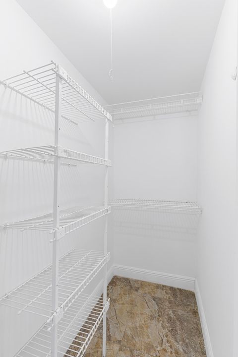 En Venta: $349,000 (2 camas, 2 baños, 1007 Pies cuadrados)