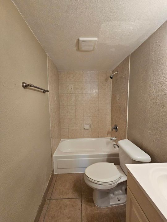 待售: $193,000 (2 贝兹, 2 浴室, 1290 平方英尺)