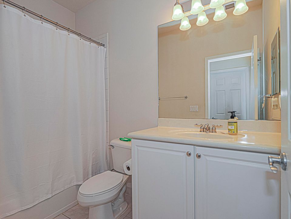 For Rent: $2,500 (3 beds, 2 baths, 1520 Square Feet)