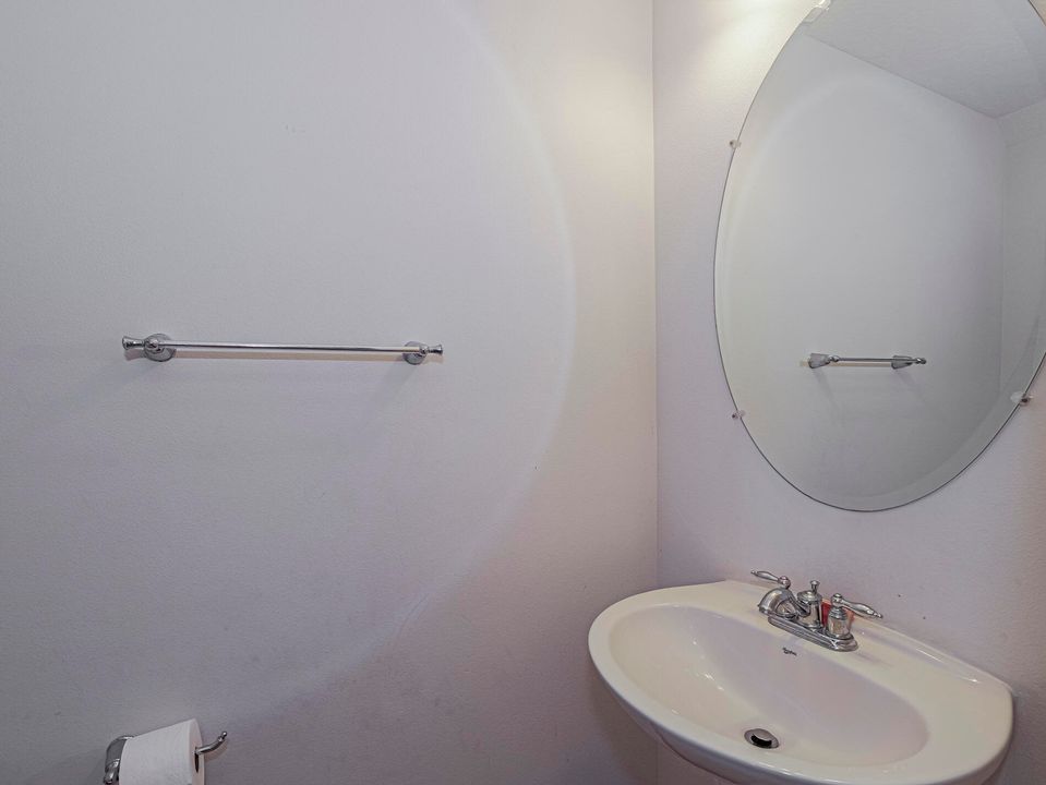 For Rent: $2,500 (3 beds, 2 baths, 1520 Square Feet)