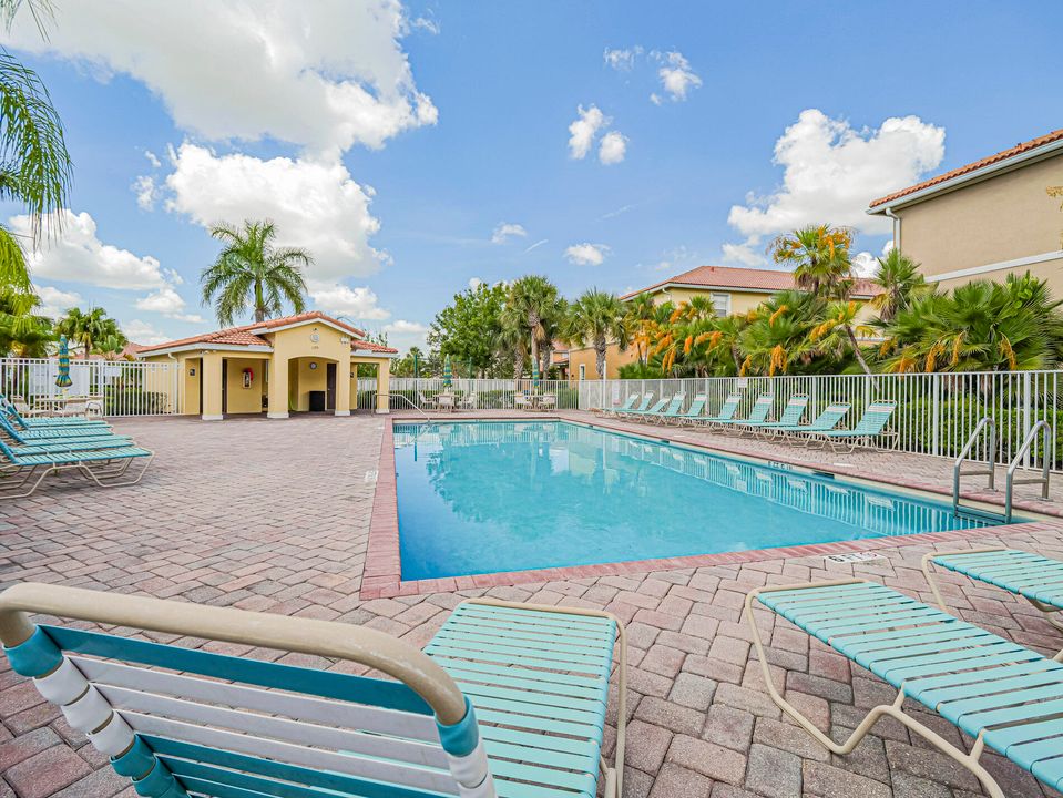 For Rent: $2,500 (3 beds, 2 baths, 1520 Square Feet)