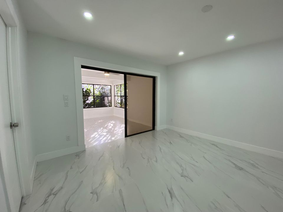 Activo con contrato: $2,900 (3 camas, 2 baños, 1380 Pies cuadrados)