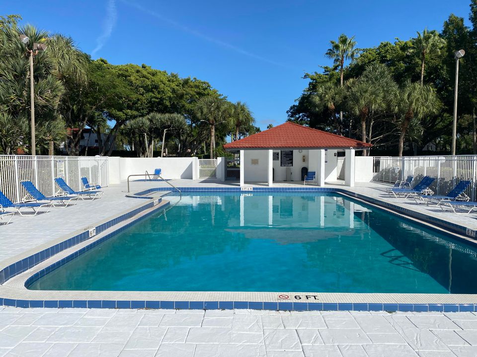 Activo con contrato: $2,900 (3 camas, 2 baños, 1380 Pies cuadrados)