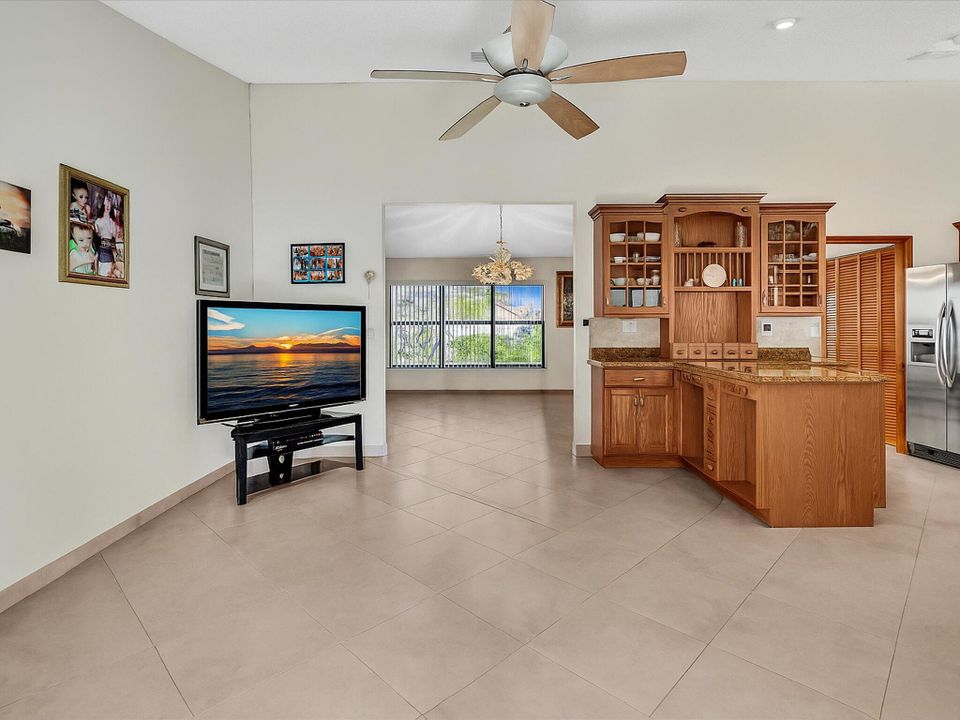 待售: $469,000 (2 贝兹, 2 浴室, 1449 平方英尺)