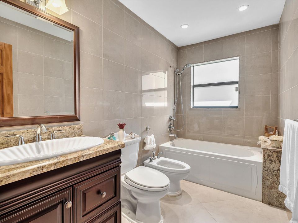 待售: $469,000 (2 贝兹, 2 浴室, 1449 平方英尺)