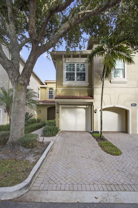 For Sale: $545,000 (3 beds, 2 baths, 1741 Square Feet)