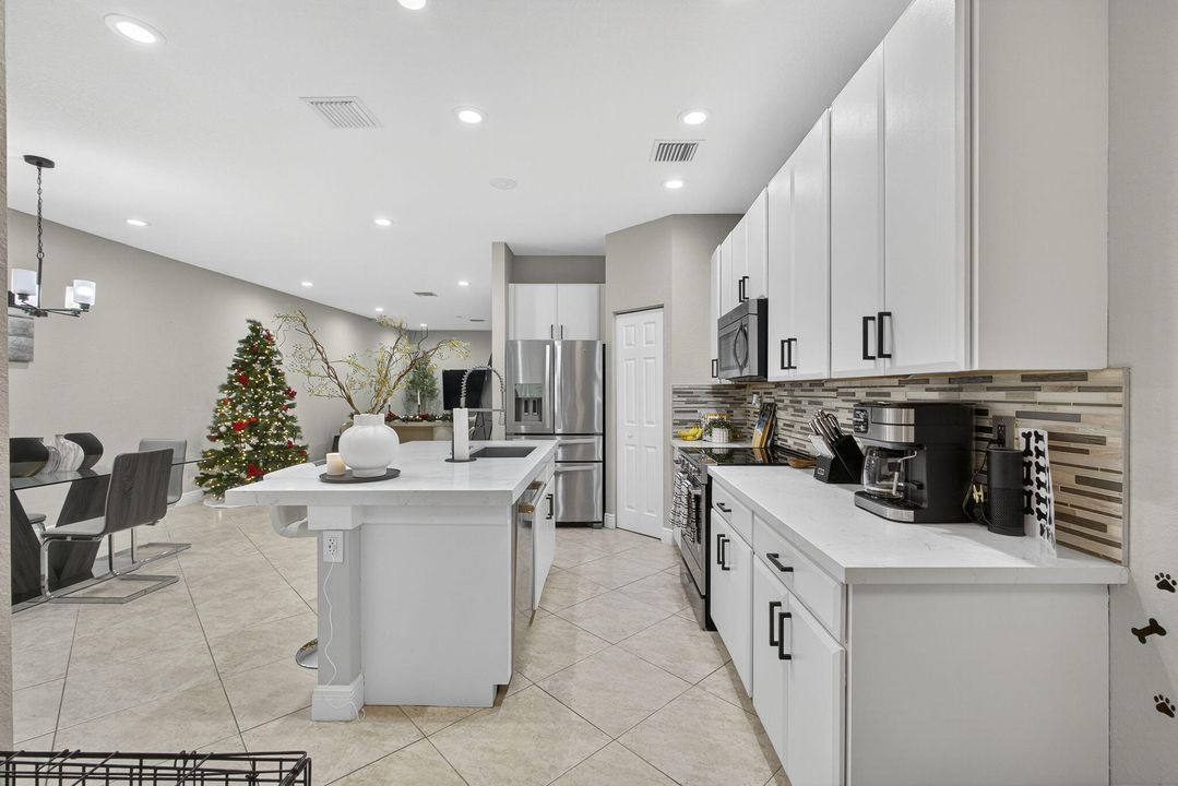 For Sale: $545,000 (3 beds, 2 baths, 1741 Square Feet)