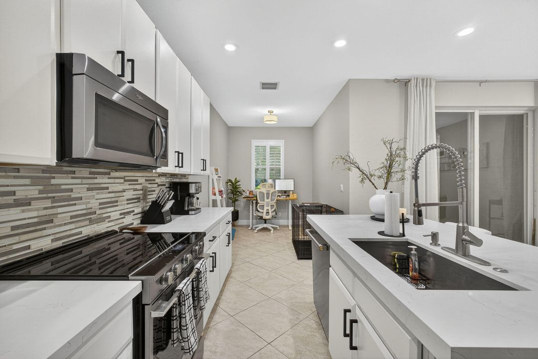 For Sale: $545,000 (3 beds, 2 baths, 1741 Square Feet)