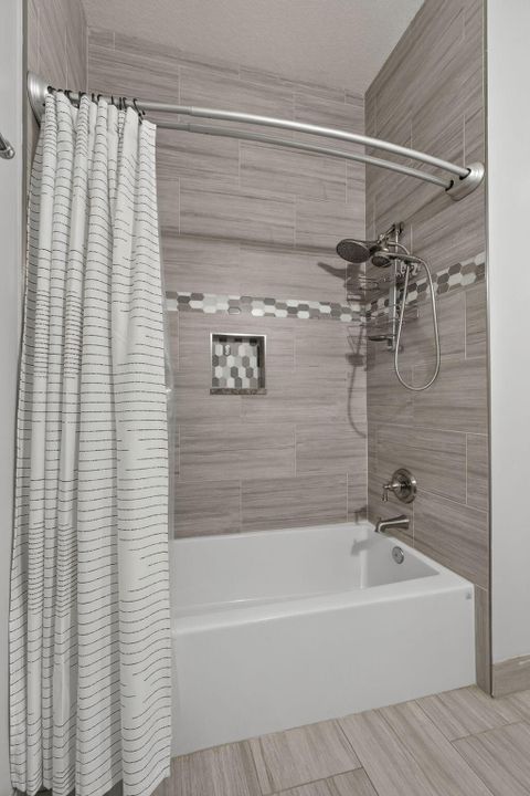 For Sale: $545,000 (3 beds, 2 baths, 1741 Square Feet)