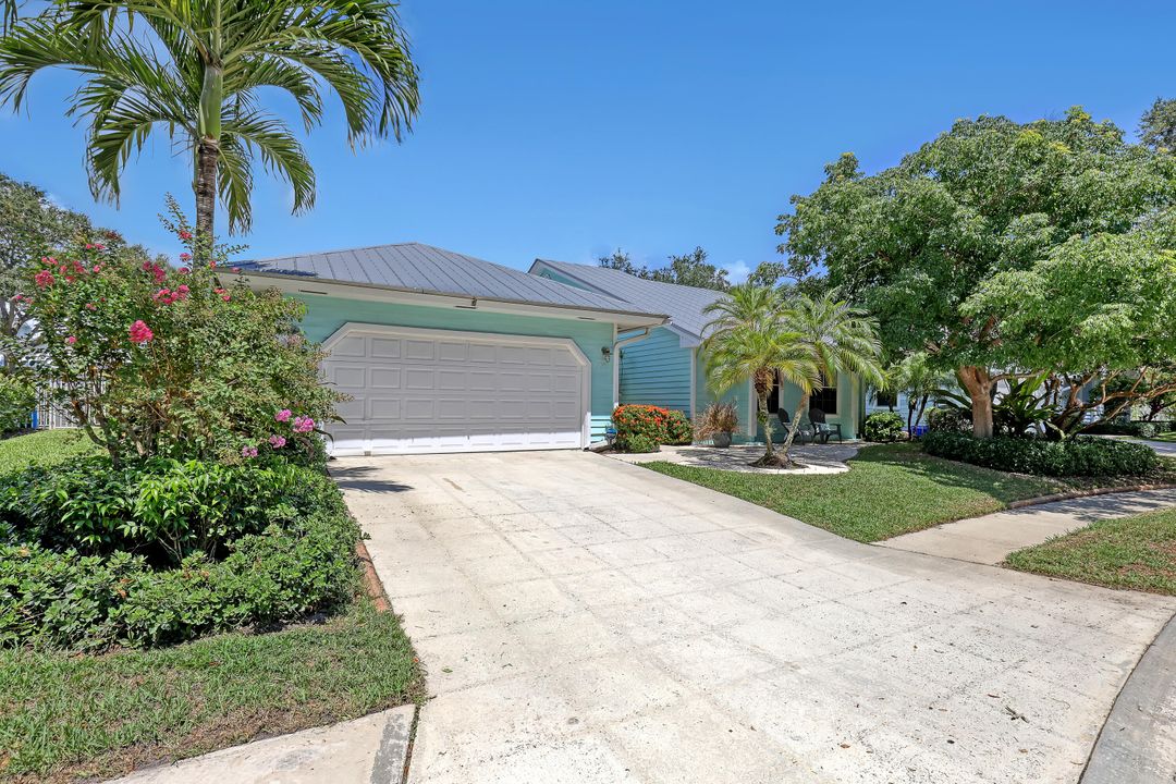 Recently Sold: $728,500 (3 beds, 2 baths, 1674 Square Feet)