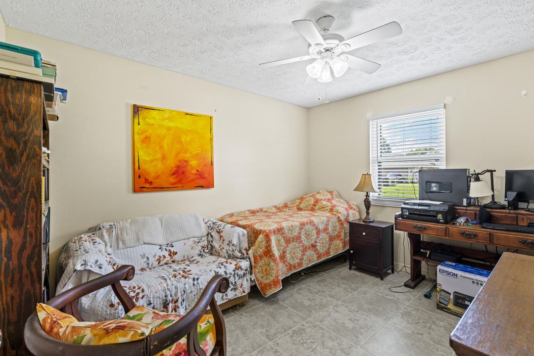 For Sale: $292,950 (2 beds, 2 baths, 900 Square Feet)