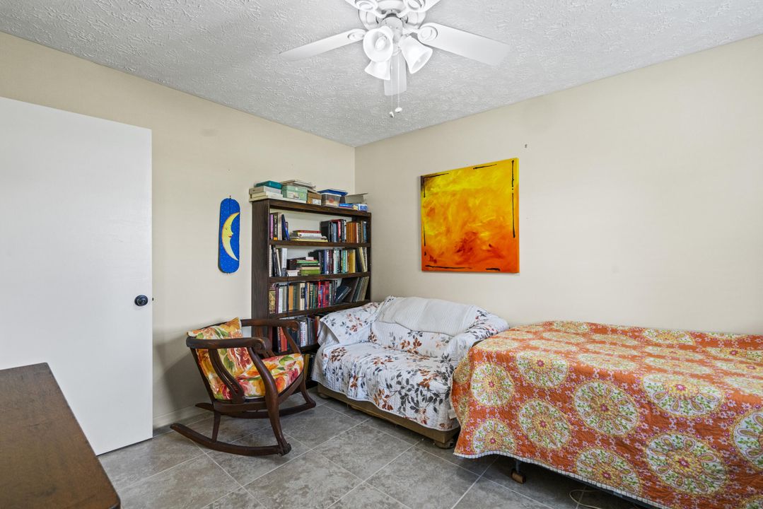 For Sale: $292,950 (2 beds, 2 baths, 900 Square Feet)