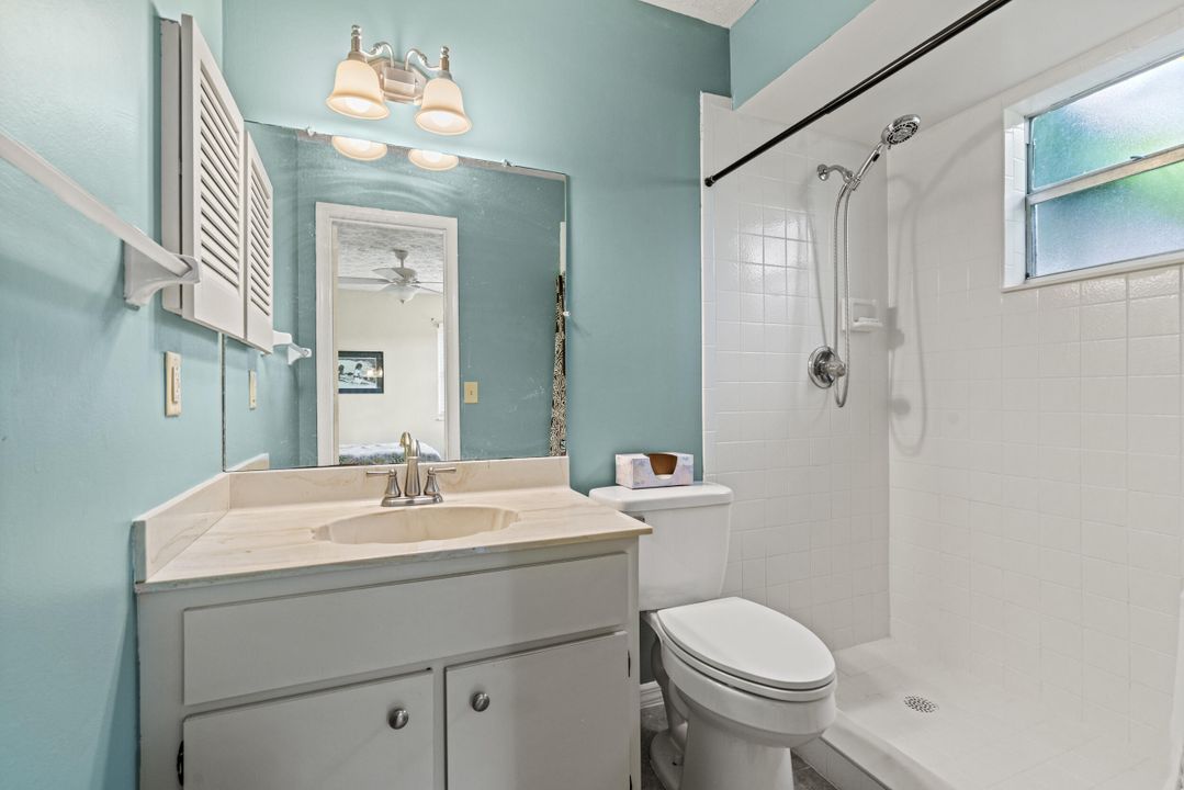 For Sale: $292,950 (2 beds, 2 baths, 900 Square Feet)