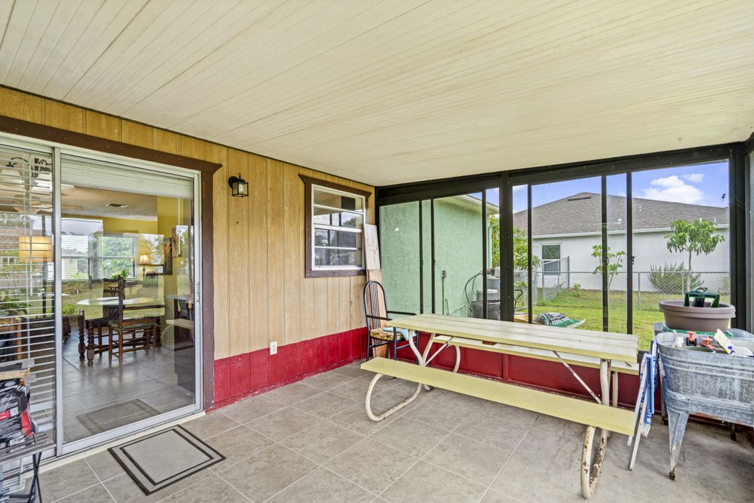 For Sale: $292,950 (2 beds, 2 baths, 900 Square Feet)