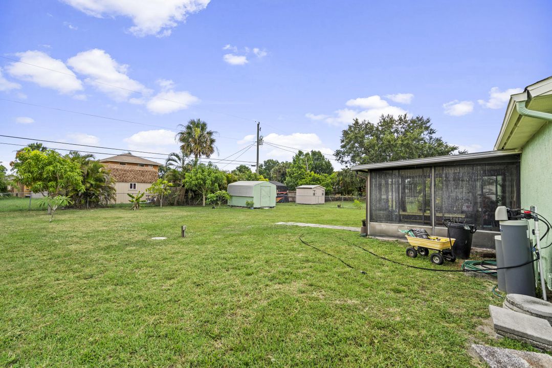 For Sale: $292,950 (2 beds, 2 baths, 900 Square Feet)