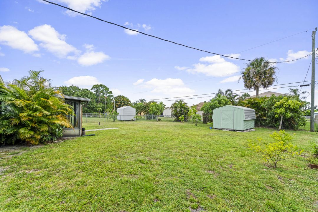 For Sale: $292,950 (2 beds, 2 baths, 900 Square Feet)