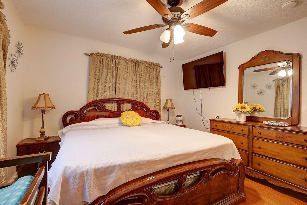 For Sale: $435,000 (3 beds, 1 baths, 1049 Square Feet)