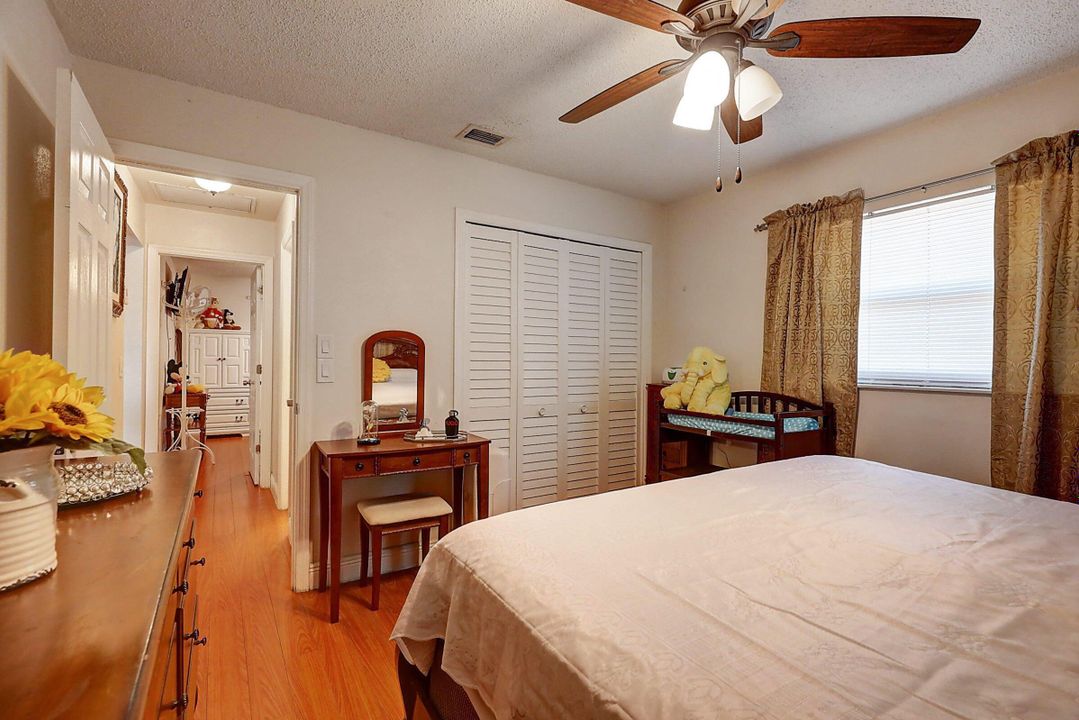 For Sale: $435,000 (3 beds, 1 baths, 1049 Square Feet)