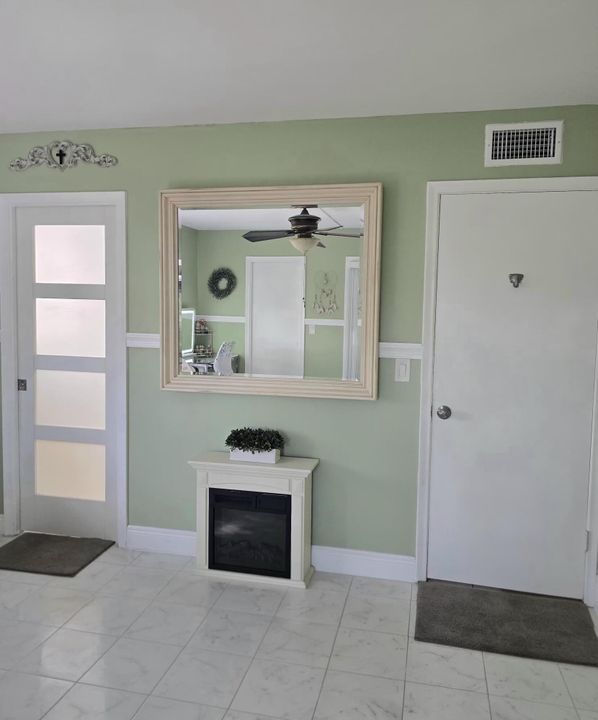 For Sale: $275,000 (2 beds, 2 baths, 1110 Square Feet)