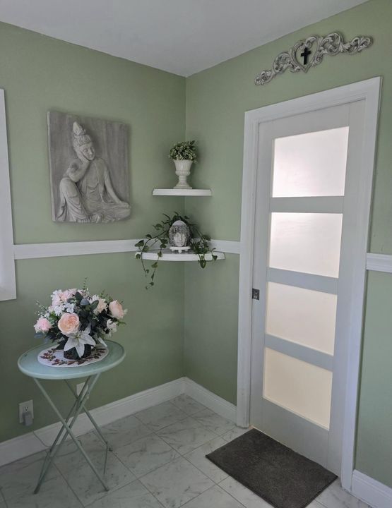 For Sale: $275,000 (2 beds, 2 baths, 1110 Square Feet)