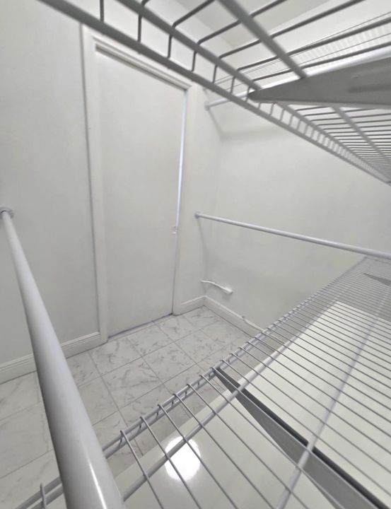 For Sale: $275,000 (2 beds, 2 baths, 1110 Square Feet)