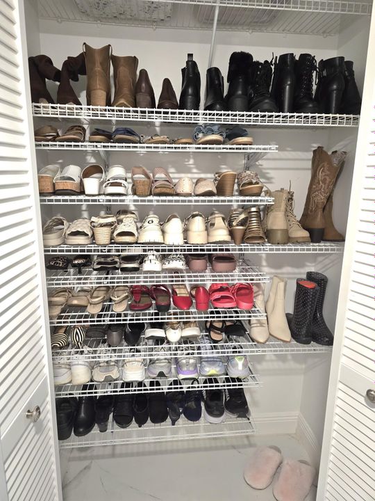 For Sale: $275,000 (2 beds, 2 baths, 1110 Square Feet)