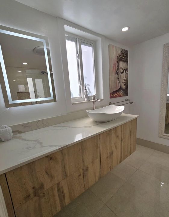 For Sale: $275,000 (2 beds, 2 baths, 1110 Square Feet)