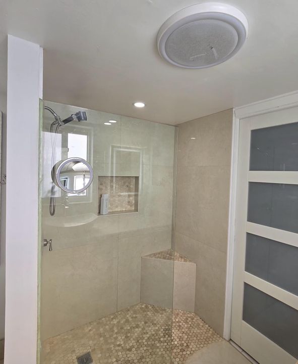 For Sale: $275,000 (2 beds, 2 baths, 1110 Square Feet)