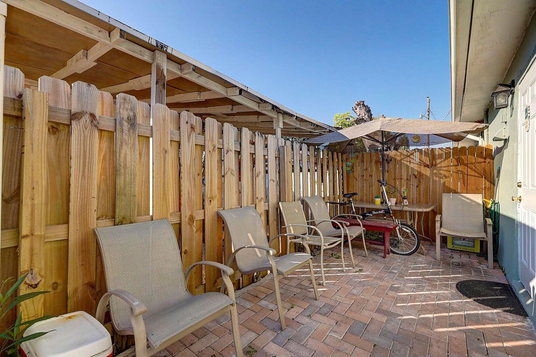 For Sale: $435,000 (3 beds, 1 baths, 1049 Square Feet)