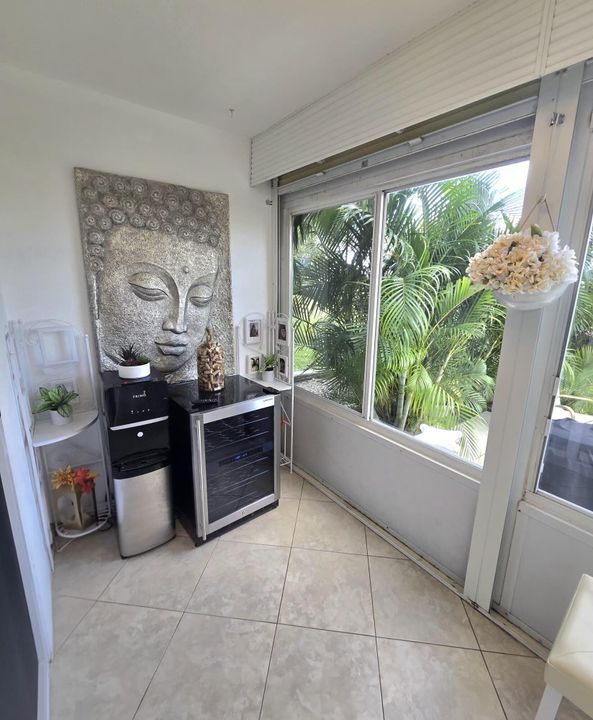 For Sale: $275,000 (2 beds, 2 baths, 1110 Square Feet)