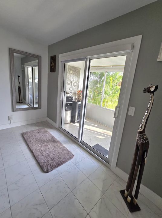 For Sale: $275,000 (2 beds, 2 baths, 1110 Square Feet)