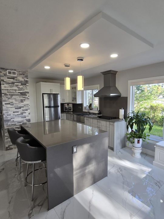 For Sale: $275,000 (2 beds, 2 baths, 1110 Square Feet)