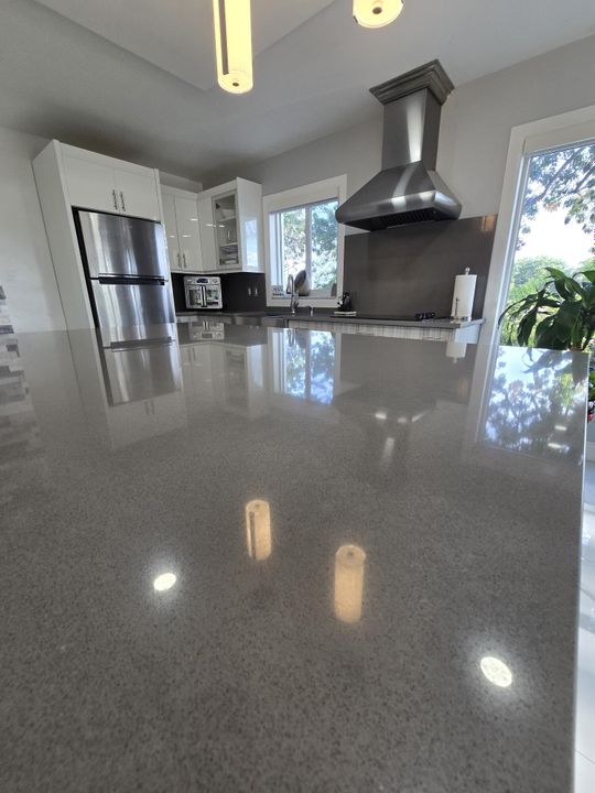 For Sale: $275,000 (2 beds, 2 baths, 1110 Square Feet)