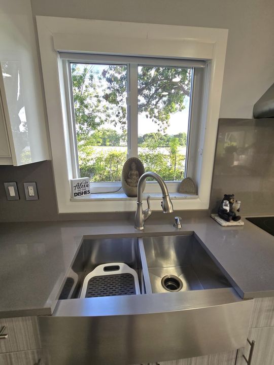 For Sale: $275,000 (2 beds, 2 baths, 1110 Square Feet)