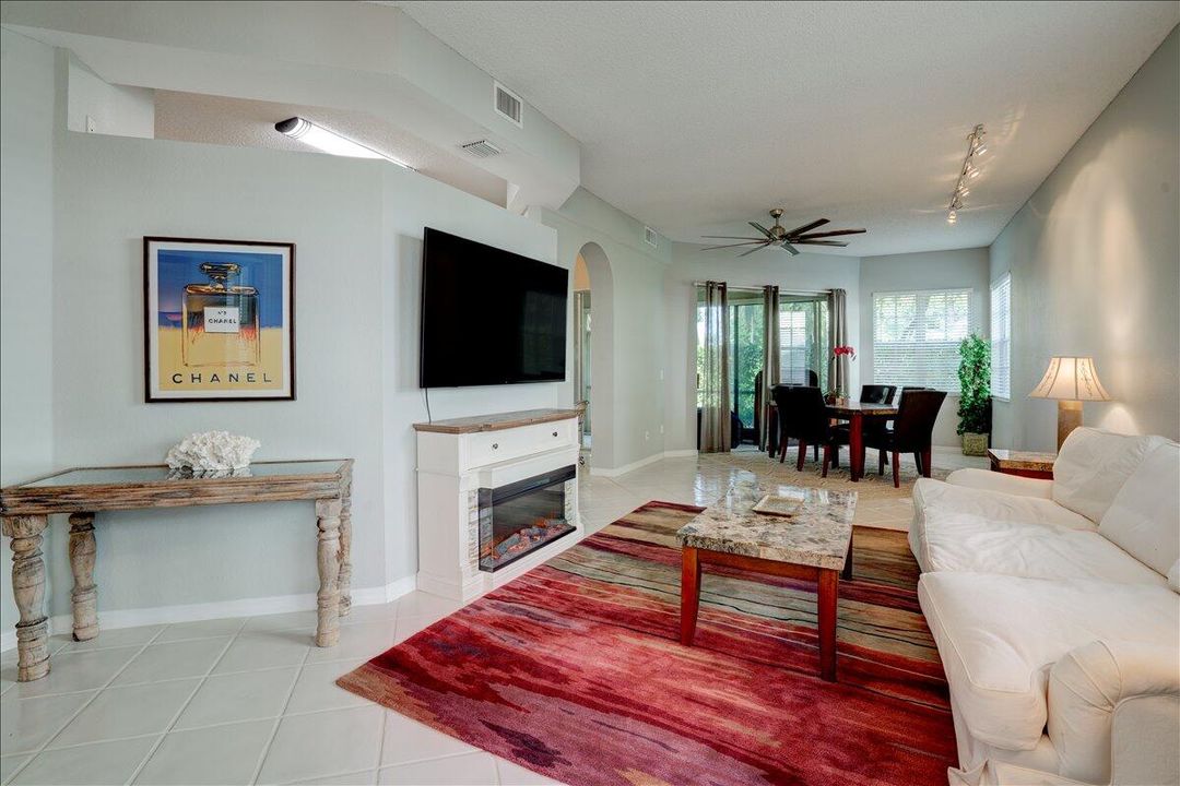 出租: $7,500 (3 贝兹, 2 浴室, 1807 平方英尺)