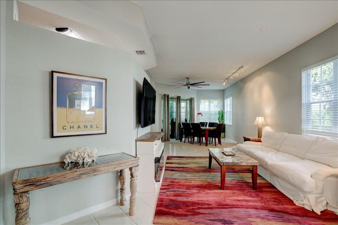 出租: $7,500 (3 贝兹, 2 浴室, 1807 平方英尺)