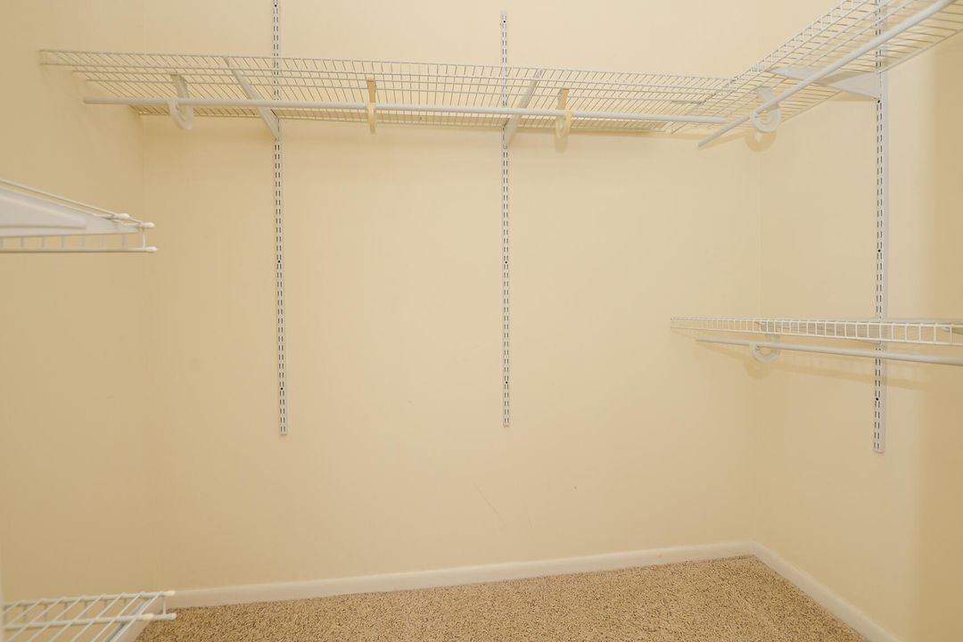 For Sale: $139,000 (2 beds, 2 baths, 1280 Square Feet)