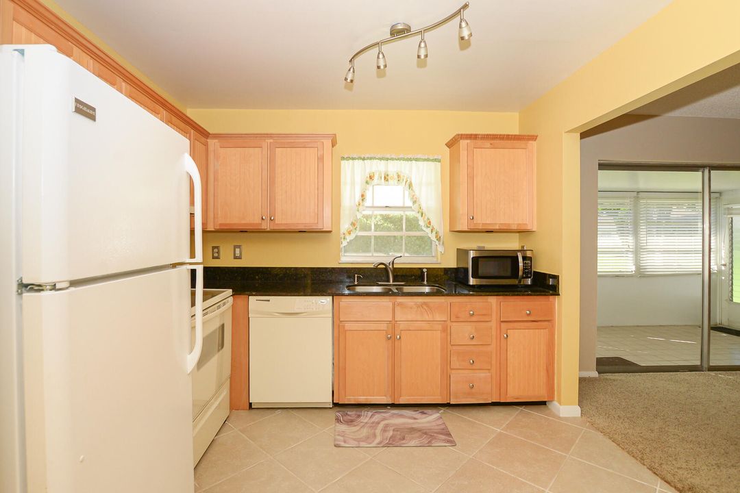 For Sale: $139,000 (2 beds, 2 baths, 1280 Square Feet)