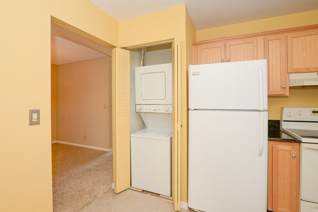 For Sale: $139,000 (2 beds, 2 baths, 1280 Square Feet)