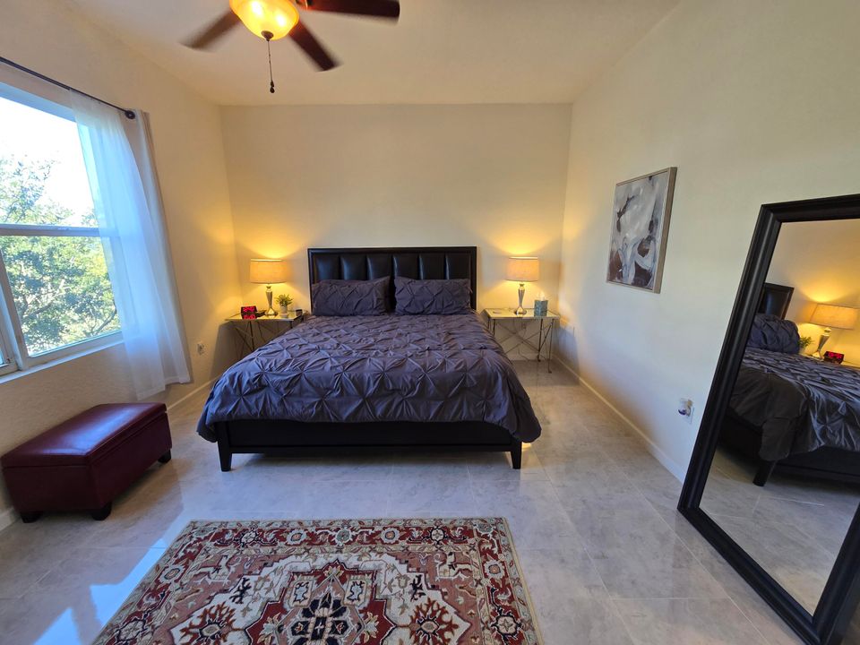 For Sale: $278,999 (2 beds, 2 baths, 1424 Square Feet)