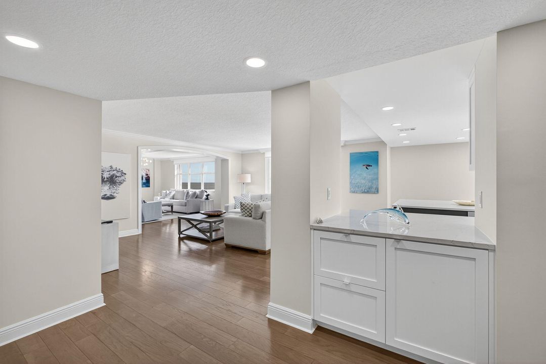 For Sale: $1,695,000 (3 beds, 2 baths, 2000 Square Feet)