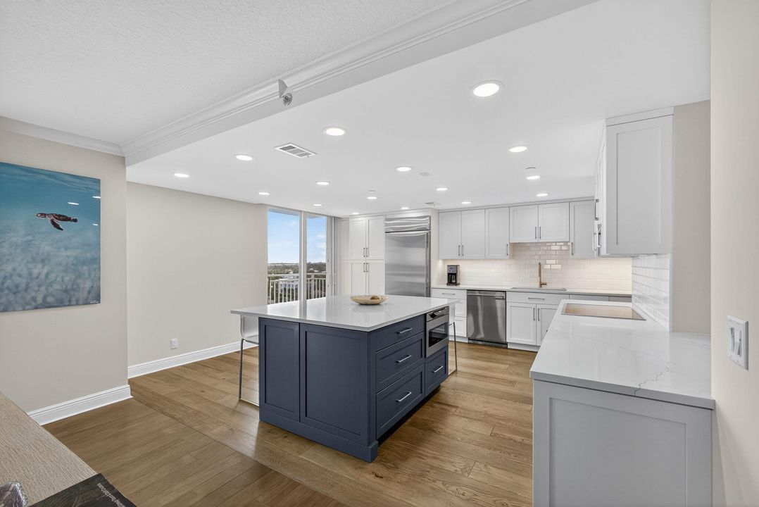 For Sale: $1,695,000 (3 beds, 2 baths, 2000 Square Feet)