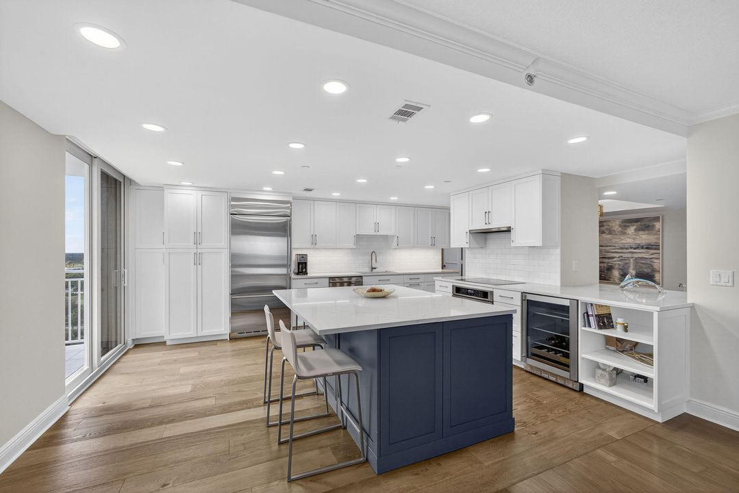 For Sale: $1,695,000 (3 beds, 2 baths, 2000 Square Feet)