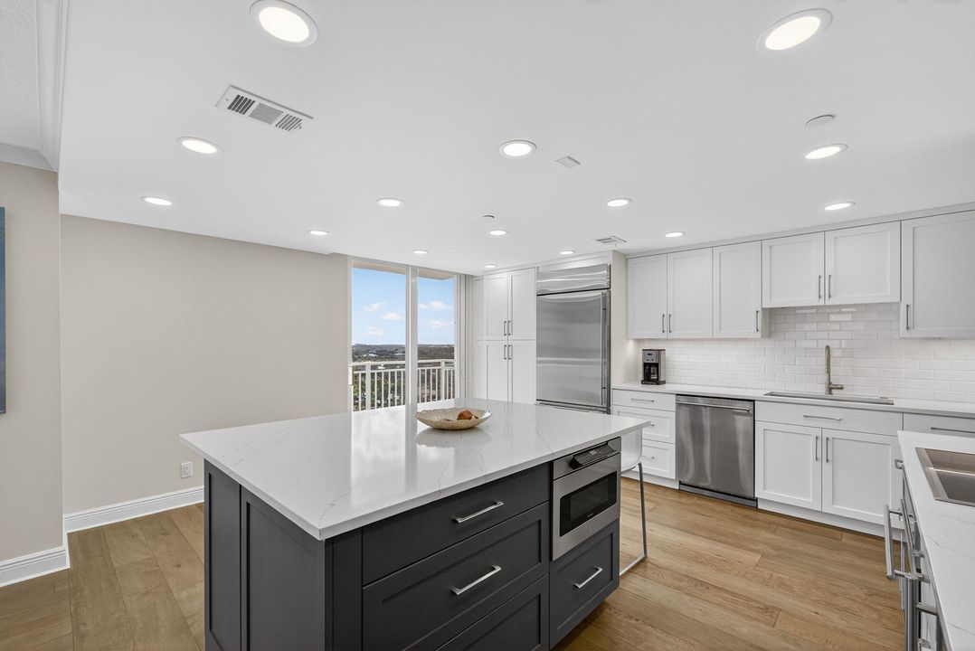 For Sale: $1,695,000 (3 beds, 2 baths, 2000 Square Feet)