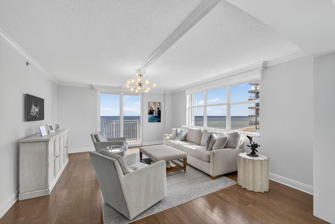 For Sale: $1,695,000 (3 beds, 2 baths, 2000 Square Feet)