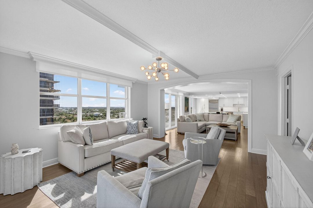 For Sale: $1,695,000 (3 beds, 2 baths, 2000 Square Feet)