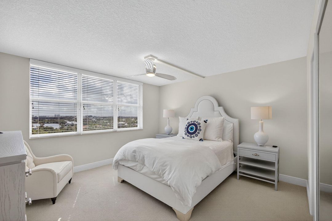 For Sale: $1,695,000 (3 beds, 2 baths, 2000 Square Feet)