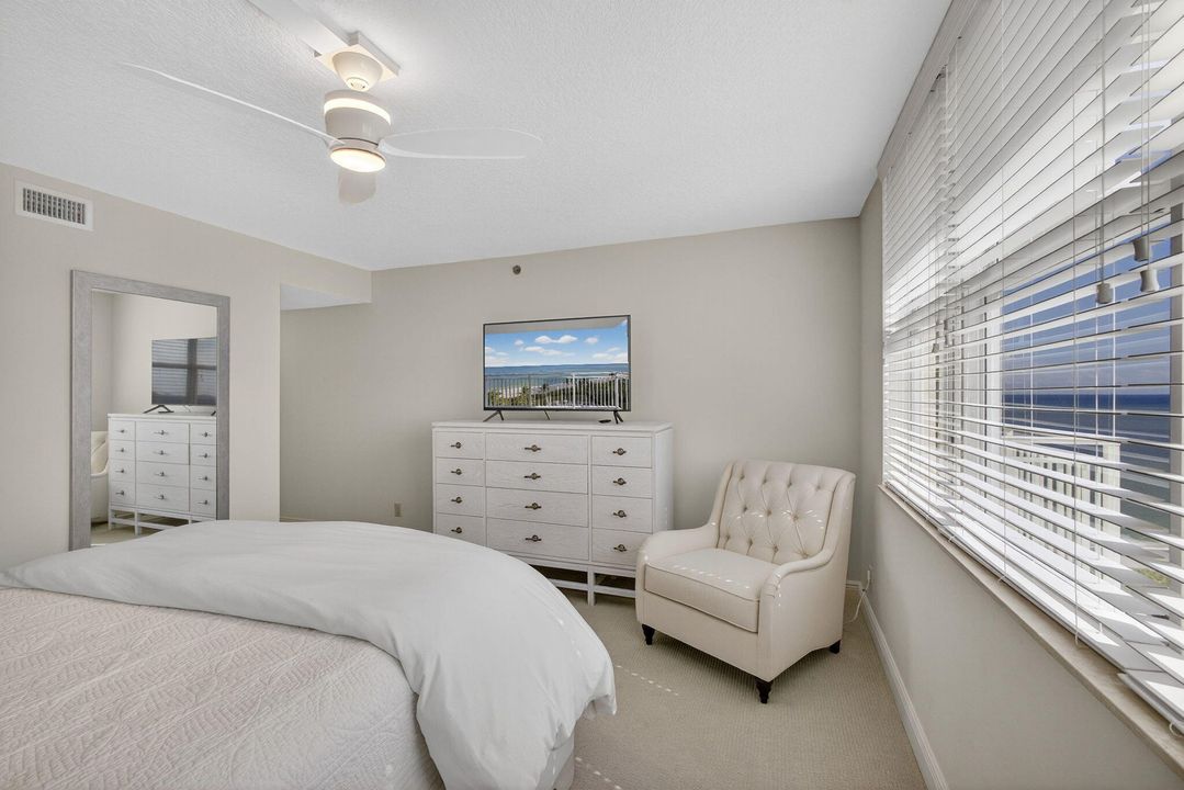 For Sale: $1,695,000 (3 beds, 2 baths, 2000 Square Feet)