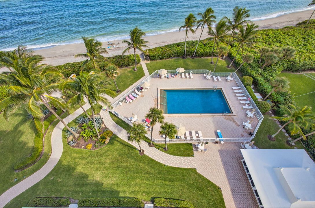 For Sale: $1,695,000 (3 beds, 2 baths, 2000 Square Feet)