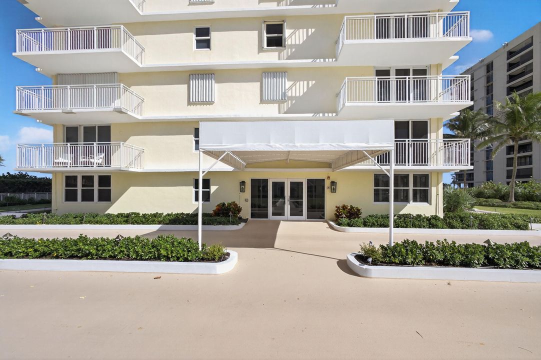 For Sale: $1,695,000 (3 beds, 2 baths, 2000 Square Feet)